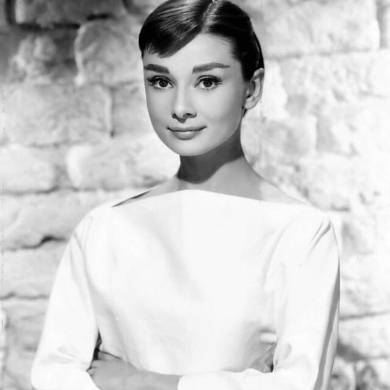How to dress like Audrey Hepburn