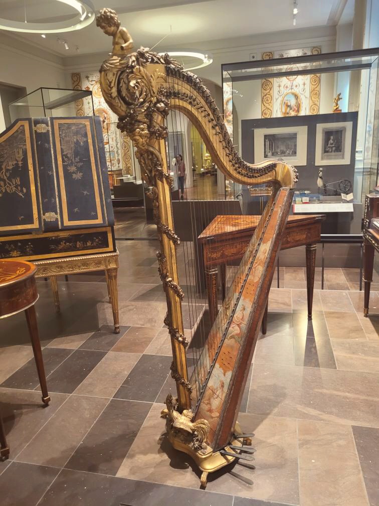 A harp in the victoria and albert museum, london