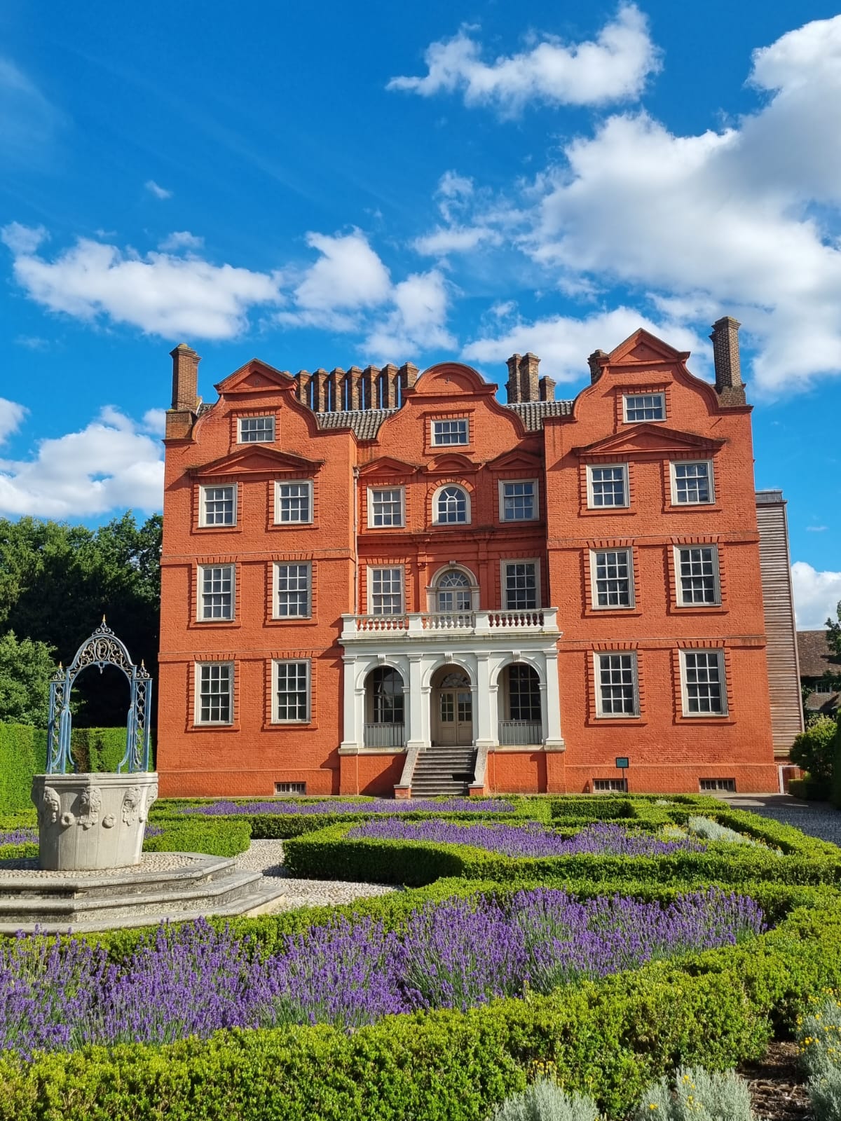 Kew palace, Kew gardens