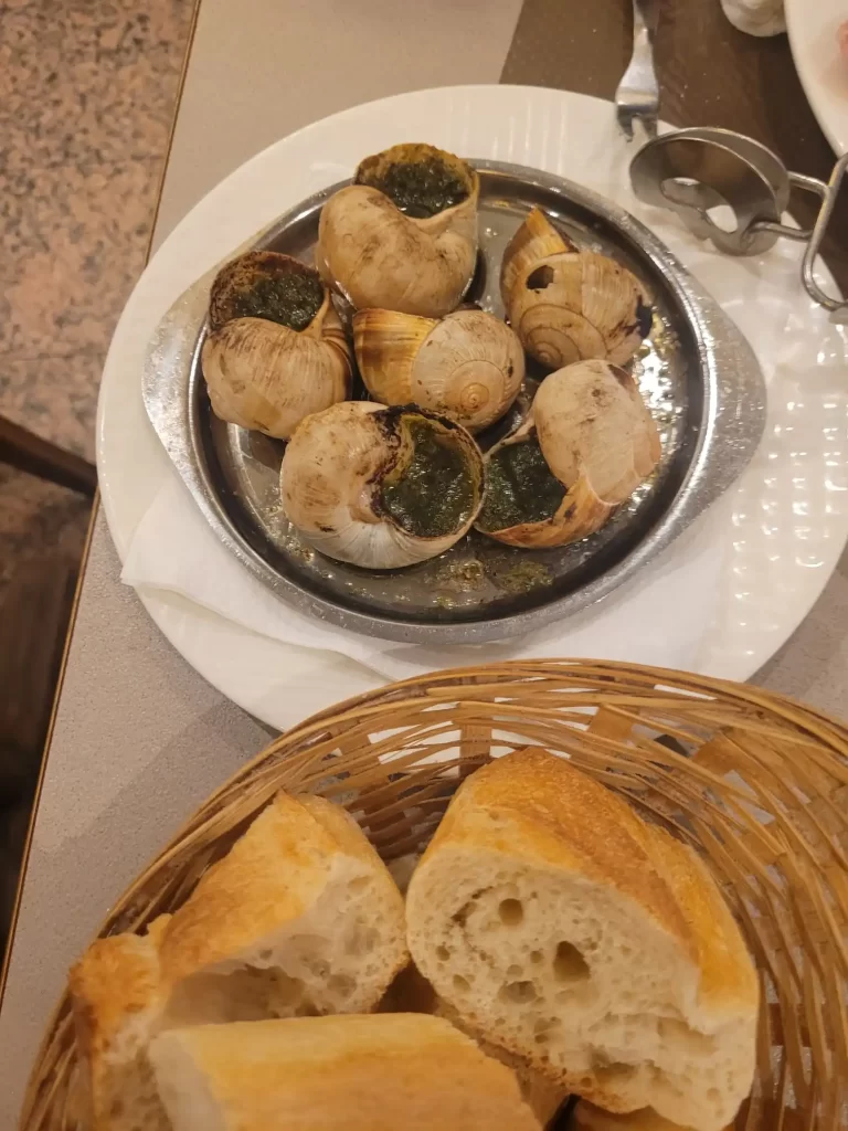 Escargot with bread